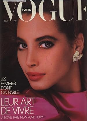 VOGUE, Paris, Novembre 1986. Les Femmes dont on parle. leur Art de vivre. A Rome Paris New York T...