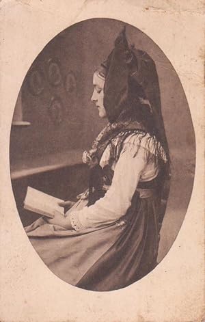Carte postale : Femme en costume alsacien (Alsace)
