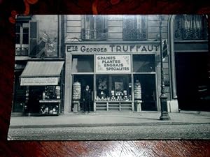 Tirage photographique anonyme sur papier des année 1930 représentant les Ets Georges TRUFFAUT, 11...