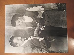 Very Large Original Photograph Of Judy Garland, A Pig, A Book, And Walter Slezak