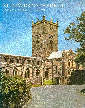 St. Davids Cathedral: Eglwys Gadeiriol Ty Ddewi