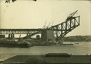 Sydney Harbour Bridge under construction