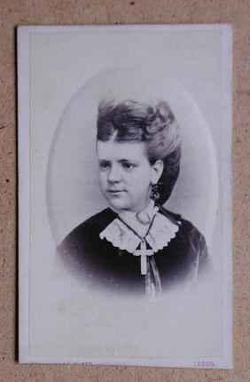 Carte De Visite Photograph: Portrait of a Young Woman