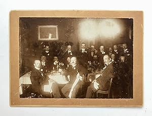 [Photography, ca 1905] Photo of the 'Leeuwerik-tafel', Hotel de Leeuwerik, Kruisstraat 30-32 Haar...