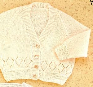 HAYFIELD KNITTING PATTERNS : DOUBLE KNIT & 4 PLY : Toddlers' Raglan Cardigans : Pattern Leaflet #...