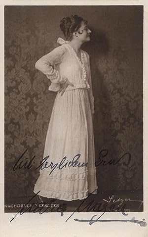 Rollen(?)-Portrait der Schauspielerin. Photopostkarte (Orig.-Photo) des Ateliers (Franz Xaver) Se...