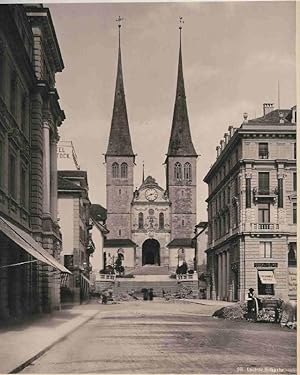Original - Fotografie. Ansicht von Luzerne - Hofkirche. Albumin - Abzug. Um 1880