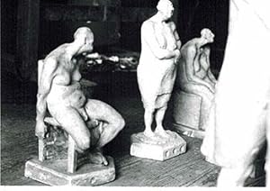 Photograph of the sculptures from the la serie del del manicomio. 1987-88.