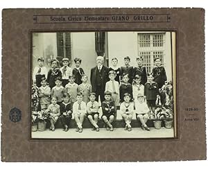 FOTO DELLA SECONDA CLASSE ELEMENTARE. Anno scolastico 1929-30 - Anno VIIi.: