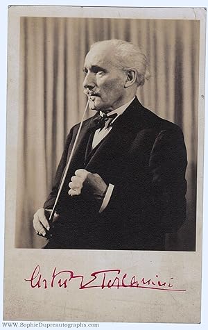 Fine photo signed in red ink (Arturo, 1867-1957, Italian Conductor)