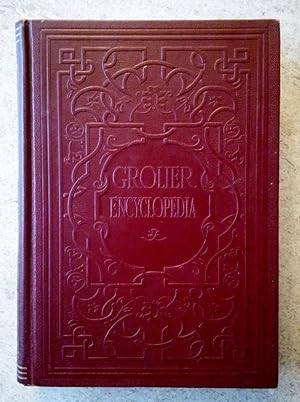 Grolier Encyclopedia Volumes 7 & 8 D-Fon