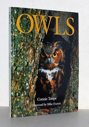 Owls. Foreword by Mike Everett.