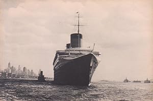 Carte postale : Le paquebot "Normandie" sort du port de New York (French Line/Compagnie Générale ...
