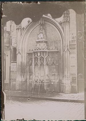 Seine Maritime, Rouen. La fontaine de la Rue de l'Hôpital, 1899