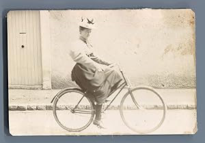France, Dame faisant du vélo
