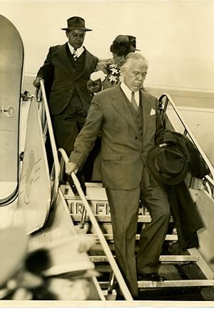Georges Marshall à Paris pour la séance inaugurale de l'O.N.U.