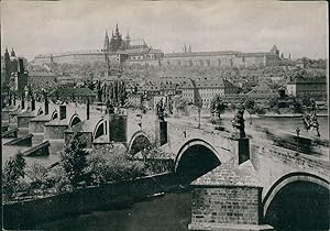 Tchécoslovaquie, Prague, Vue générale sur le château depuis le pont Charles