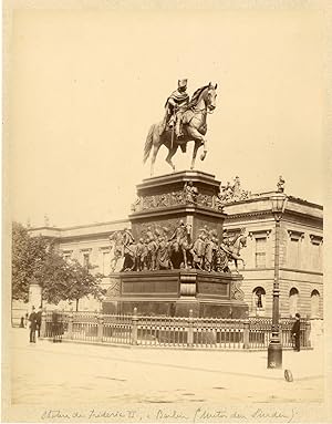 Allemagne, Berlin, statue de Frederic II