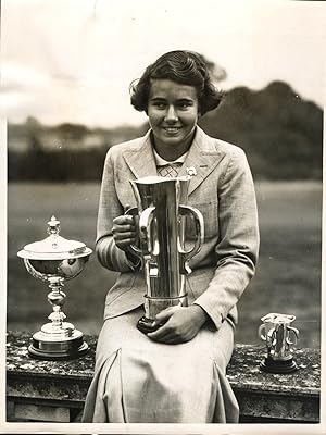 Great Britain, Mlle. Vagliano (France), winner of the Girls Open Golf Championship