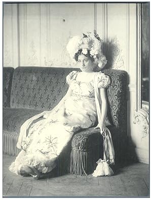 H. Blancard, France, Portrait de Melle. Laparcerie dans "Le Chien de Garde"