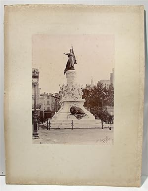 [Photographies originales]. Monument Commémoratif de la réunion du Comtat-Venaissin à la France. ...