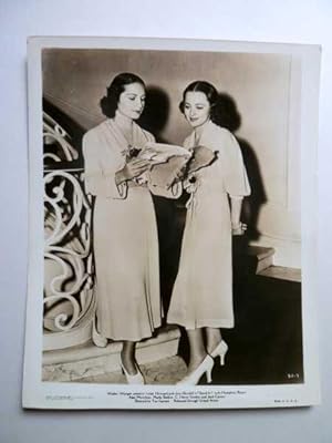Marla Shelton in white with stand in, Stand In, Press Agency Photo 1937