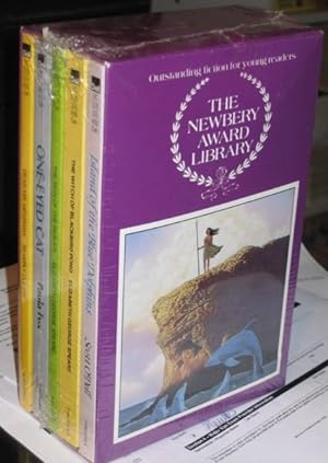 The Newbery Award Library: Dear Mr. Henshaw / Island of the Blue Dolphins / The Witch of Blackbir...