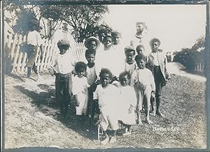 Bermudes, jeunes habitants et un marin, costumes d'époque