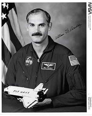 SIGNED PHOTOGRAPH OF NASA SHUTTLE ASTRONAUT WILLIAM F. READDY