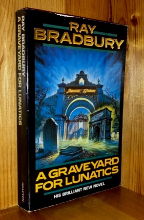 A Graveyard For Lunatics: 2nd in the 'Crumley Mysteries' series of books