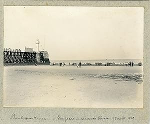 France, Hauts-de-France, Boulogne-sur-Mer, La jetée à marée basse, 15 août 1908, Vintage silver p...