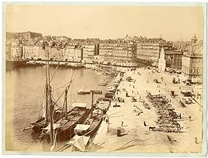 France, Marseille, vue sur le quai de la Fraternité et le vieux port
