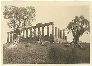 Sicile, Agrigente, La Vallée des Temples, Temple de Juno Lacinia, ca.1925, vintage silver print