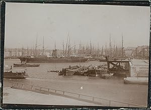 France, Marseille, Vue des bateaux marchands dans le port, ca.1900, Vintage citrate print