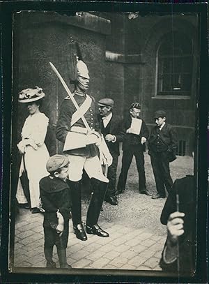 Écosse, Édimbourg, Cavalier en uniforme, ca.1900, Vintage silver print