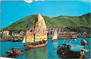 Carte Postale Moderne Scenery of aberdeen harbour the fishing juks salling with the floating