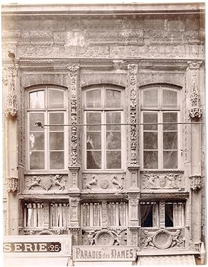France, Rouen, façade du magasin ''Au paradis des dames'' ornements, sculptures, gargouilles