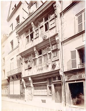 France, Rouen, maisons typiques, colombage, commerces au centre ville