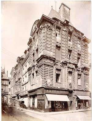 France, Rouen, façade de magasins ''à la fée des soieries'' et la ''boucherie du palais'', orneme...