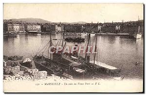 Carte Postale Ancienne Marseille Un Coin du Vieux Port Bateaux