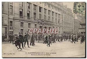 Carte Postale Ancienne La manifestation du 1er mai a Paris Devant le Bourse du Travail