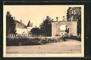 Carte postale Thoste, L`Entree du Chateau, vue de face