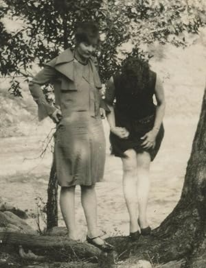ANTIQUE VINTAGE FLAPPER AMERICAN RISQUE LADIES LEG STOCKINGS UPSKIRT OLD PHOTO