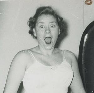 VINTAGE FUNNY UNUSUAL RISQUE GIRL BOXERS VERNACULAR PHOTOGRAPHY EMOTIONS PHOTO