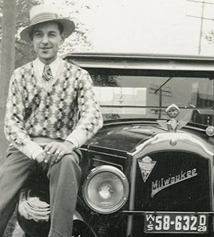 VINTAGE MOTOMETER CLASSIC CAR HOOD ORNAMENT MILWAUKEE WI LICENSE PLT 1929 PHOTO