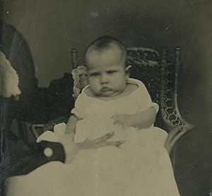 VICTORIAN ARTISTIC ANTIQUE BABY WHOLE PLATE HIDDEN MOTHER WICKER TINTYPE PHOTO