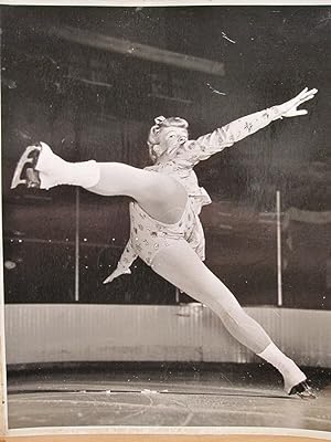 ANTIQUE ARTISTIC ABSTRACT ART FIGURE SKATING POSE SONJA HENIE MAMMOTH OLD PHOTO