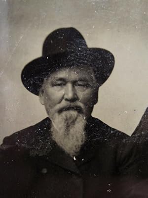 ANTIQUE AMERICAN BUSINESSMAN EARLY CHINESE MAN TURN 19th CENTURY NNTINTYPE PHOTO