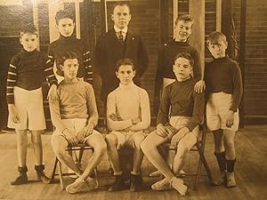 ANTIQUE ROARING 20s YOUTH BASKETBALL BOYS SOCKS SNEAKS YOUNG FELLOWS GREAT PHOTO