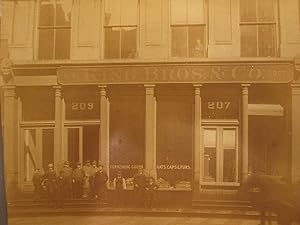 ANTIQUE 207 209 MADISON ST CHICAGO HATS CAPS FURS SIGN KING BROS. 19th CEN PHOTO